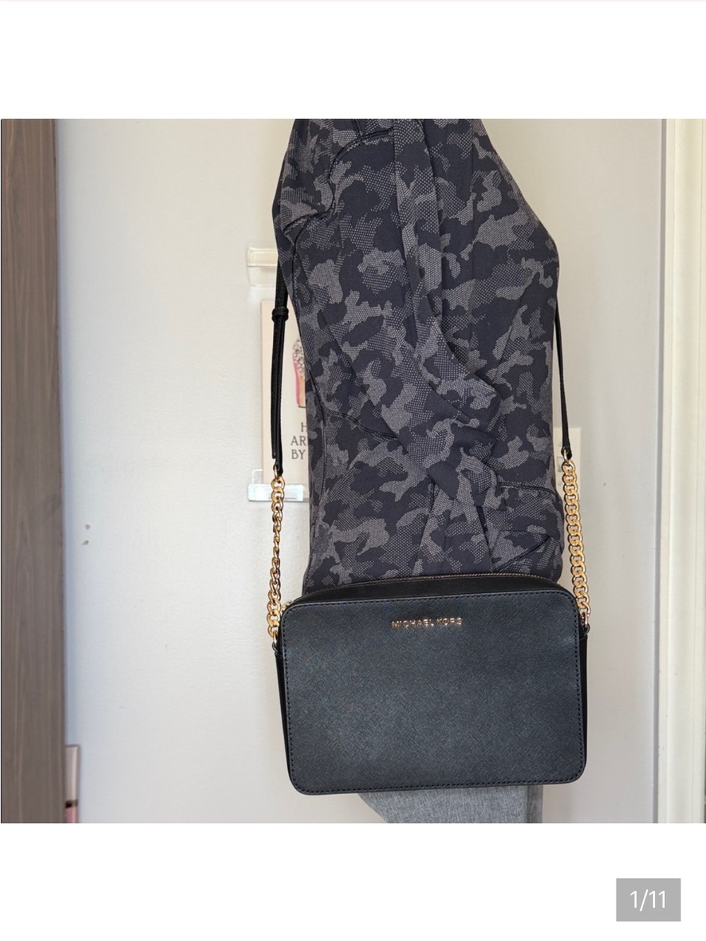 Michael Kors NWOT LUXURY Black Crossbody with Gold Chain & Hardware